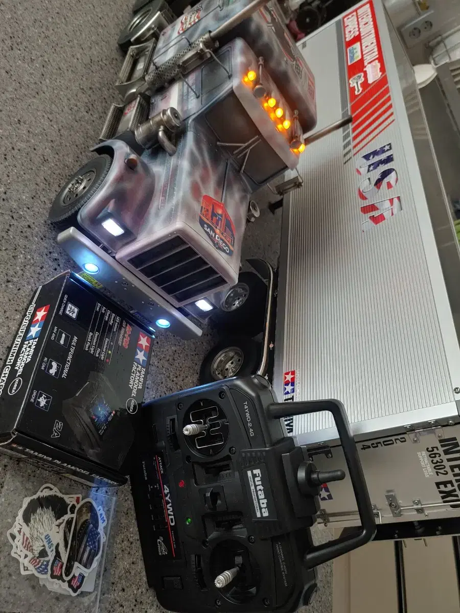 Various communications available*Tamiya RC car1:14KingHowlerEdition+TrailerRC carFull set*Heiri Hero