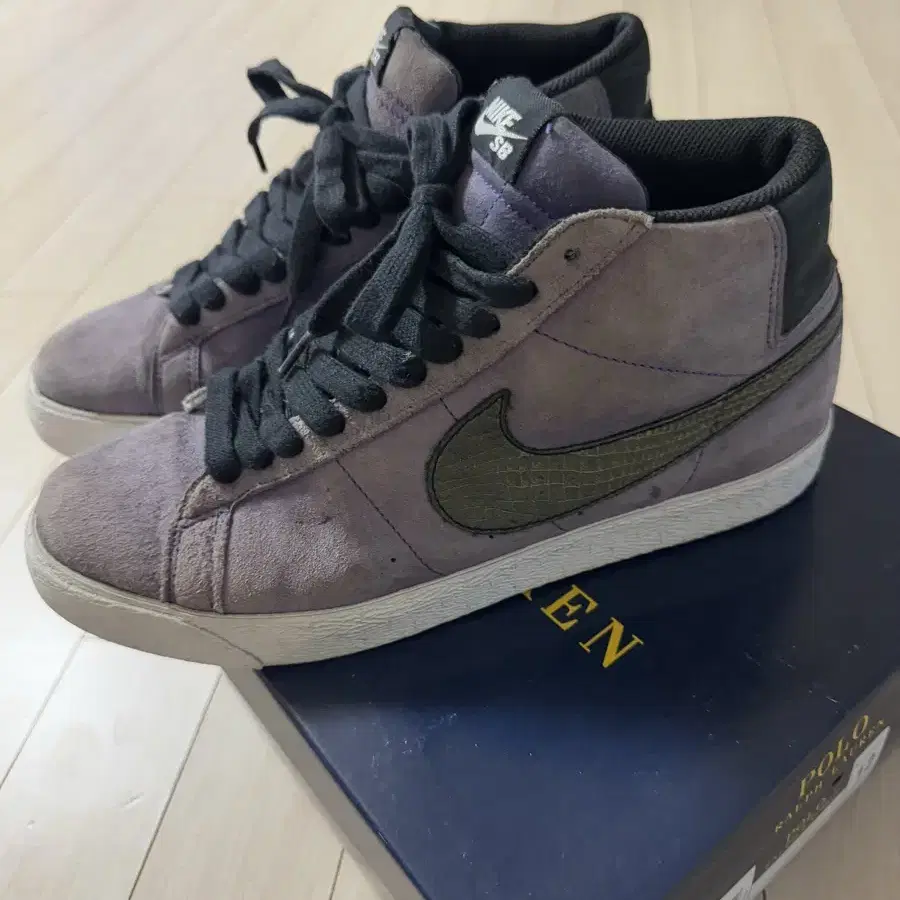 [275] NIKE BLAZER 보라뱀피