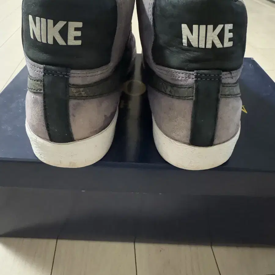 [275] NIKE BLAZER 보라뱀피