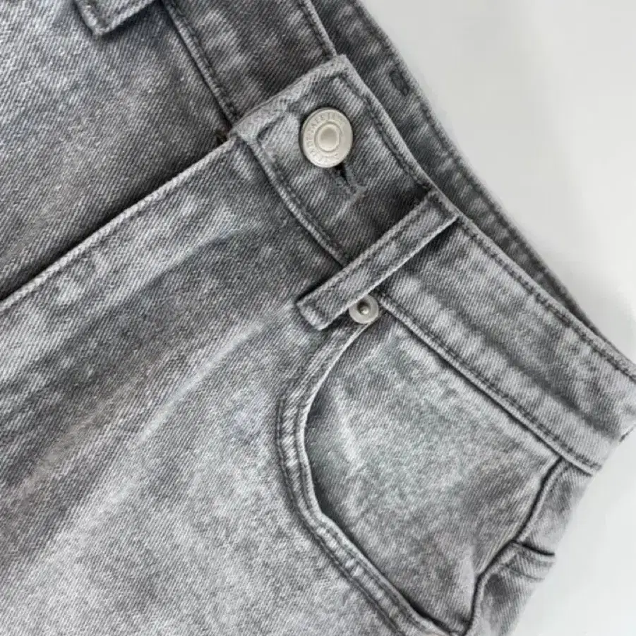 페일제이드 light grey denim skirt