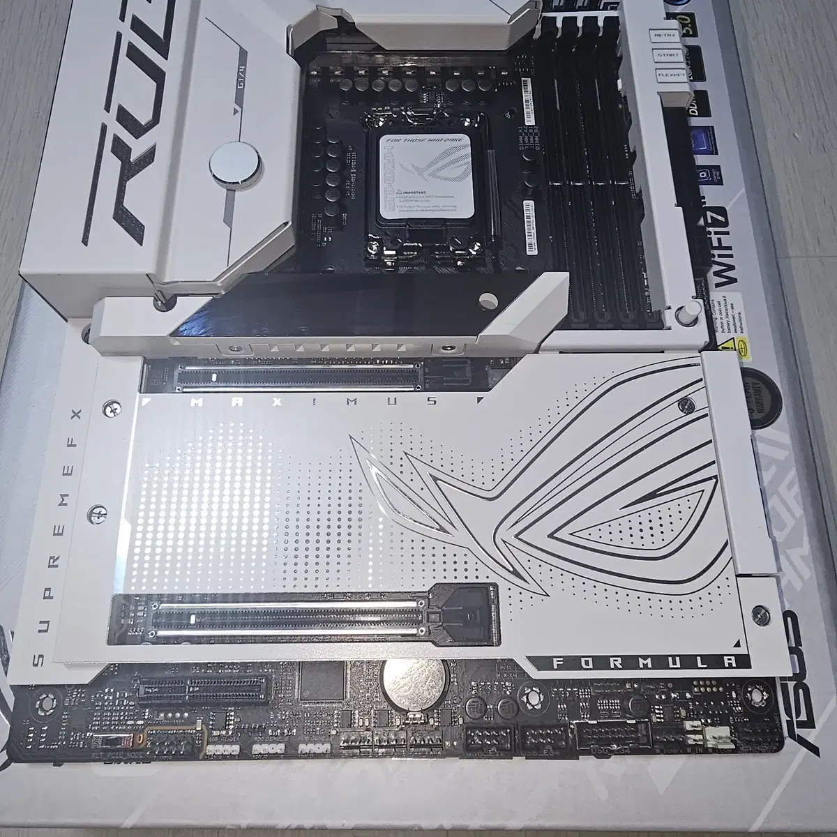 ASUS ROG MAXIMUS Z790 FORMULA