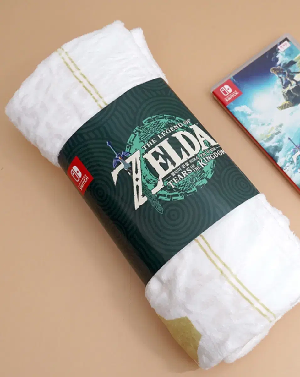 (NEW) The Legend of Zelda Tiers of the Kingdom pre-order benefit selling lap blankets.