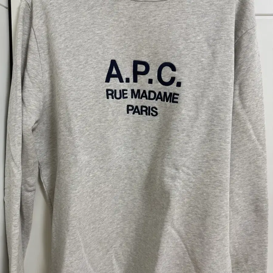 A.P.C 맨투맨 XL 사이즈