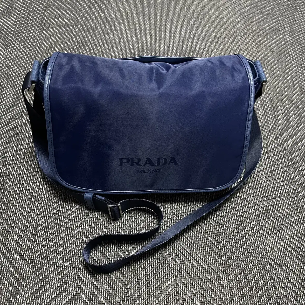 정품] 프라다(PRADA)크로스백