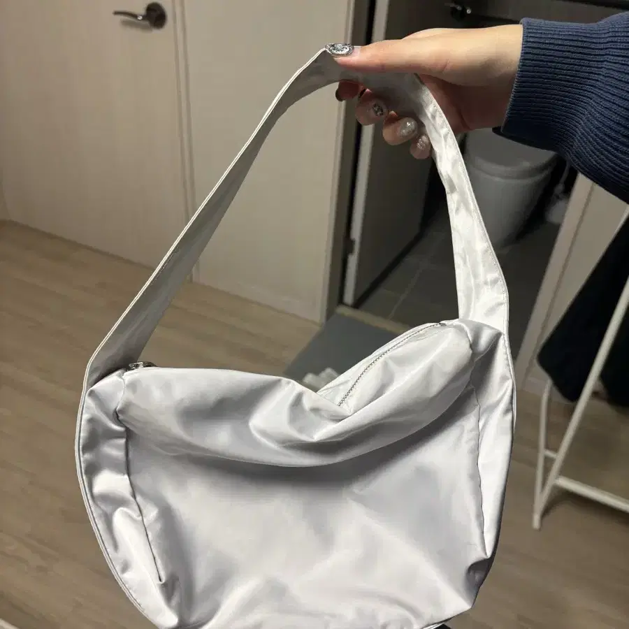 어시스트서울 easy square bag 라이트그레이