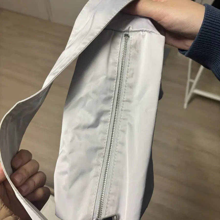 어시스트서울 easy square bag 라이트그레이