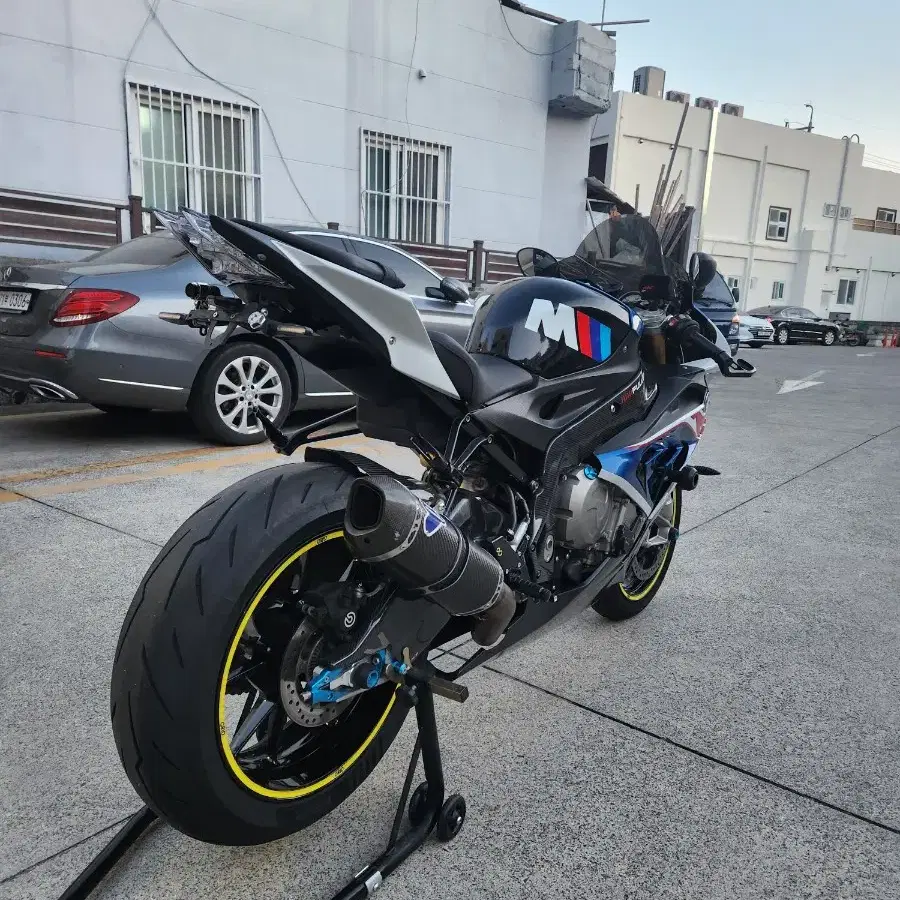 bmw s1000rr 18년 스폐셜 컬러 떼르 풀배기 판매합니다