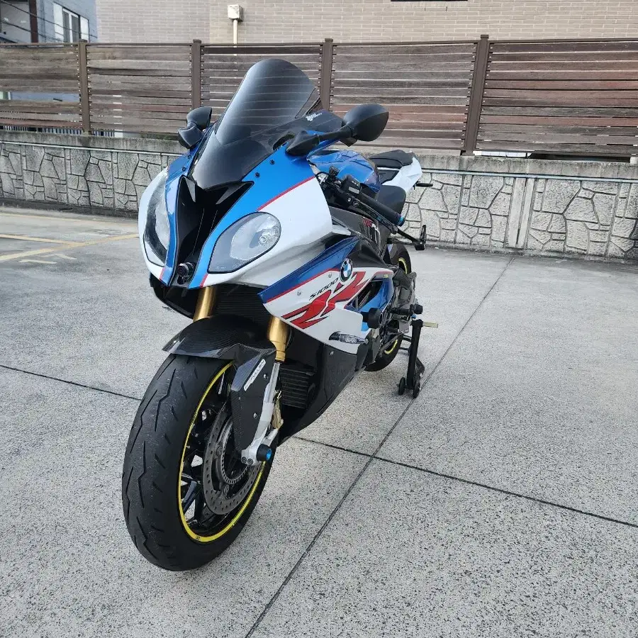 bmw s1000rr 18년 스폐셜 컬러 떼르 풀배기 판매합니다