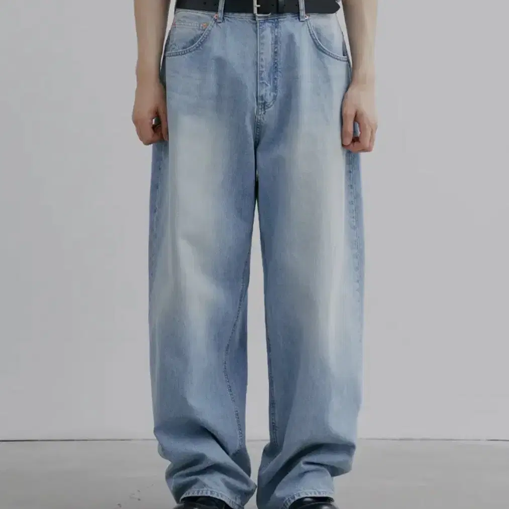 브랜디드 1709 OLD BLEACH JEANS