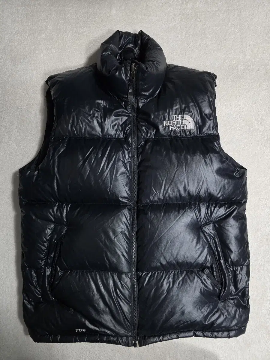 The North Face 700 Nubby Down Vest Padded glossy black 105 size