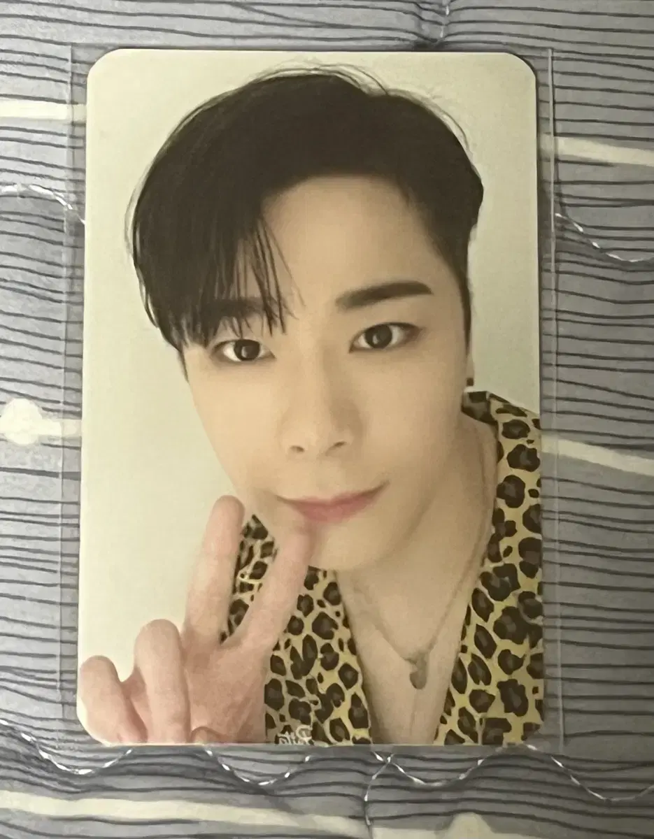 Astro moonbin photocard