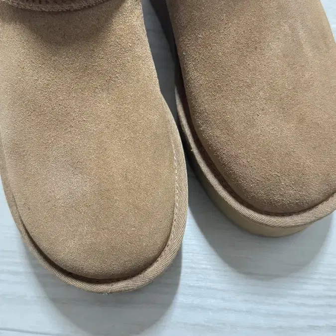 ugg 클래식 울트라 미니 플랫폼 us7