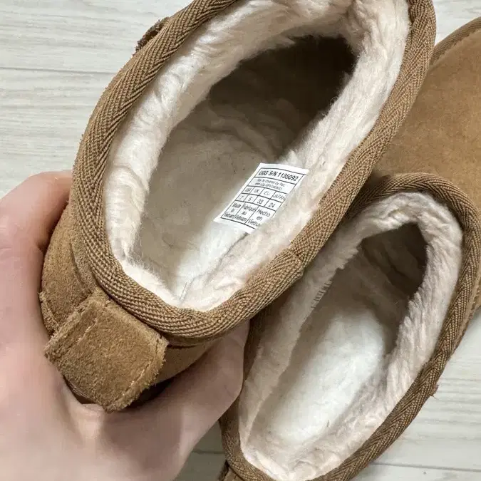 ugg 클래식 울트라 미니 플랫폼 us7