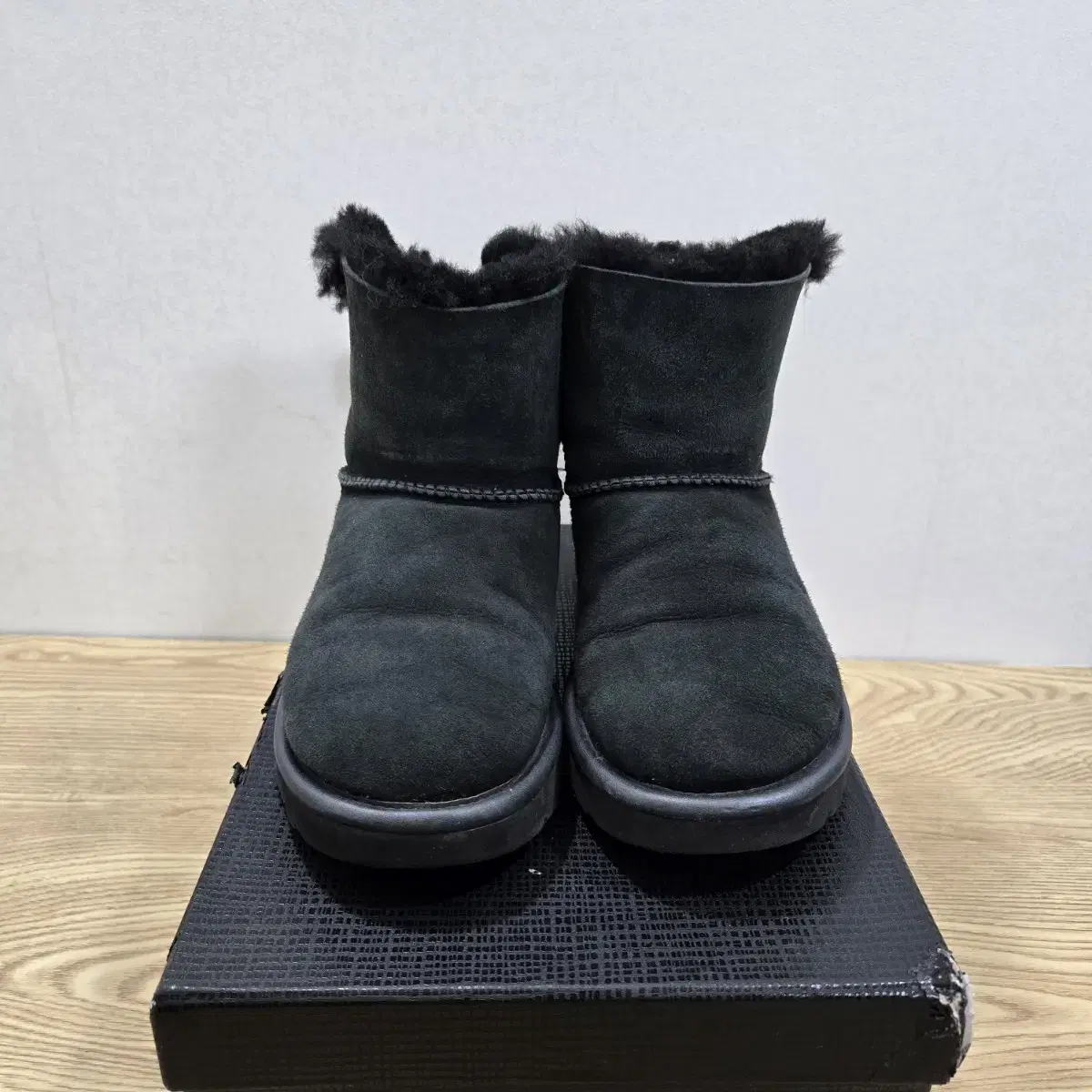 [230] UGG 어그 미니 베일리 보우2 블랙