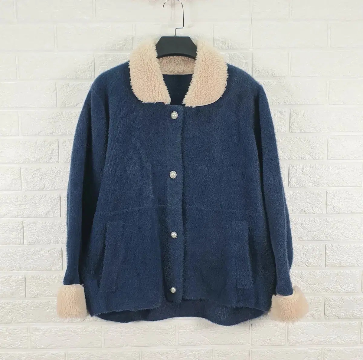 [55]Vestibelli Faux Sheep Fur Colorblocked Jumper