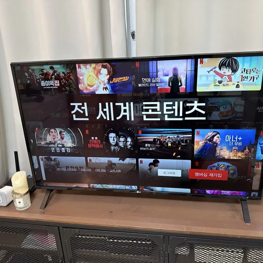 3년밖에 안된 LG 49인치 UHD 4k TV