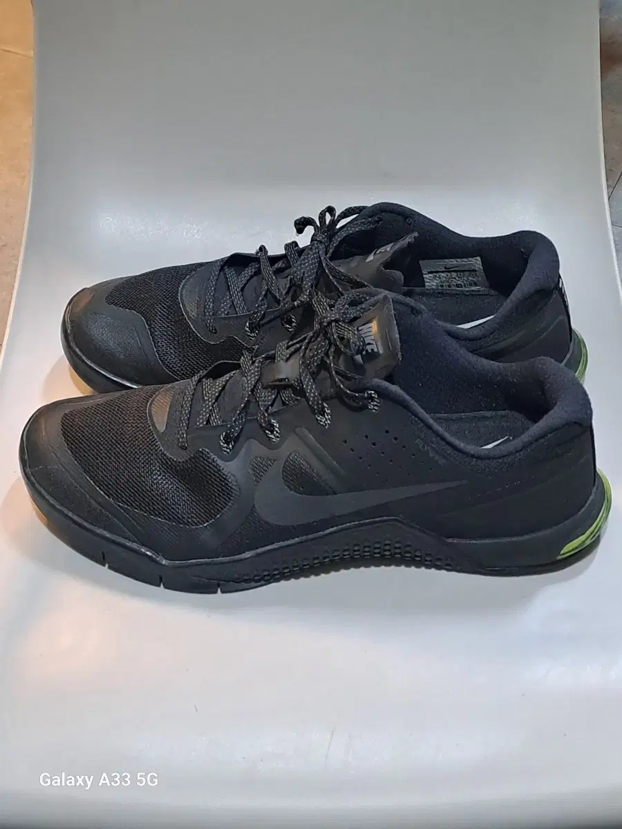 Nike Metcon 2 Black Cool Gray Volt 285