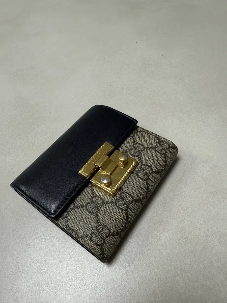 Gucci GG Supreme Canvas Padlock Wallet (453155)