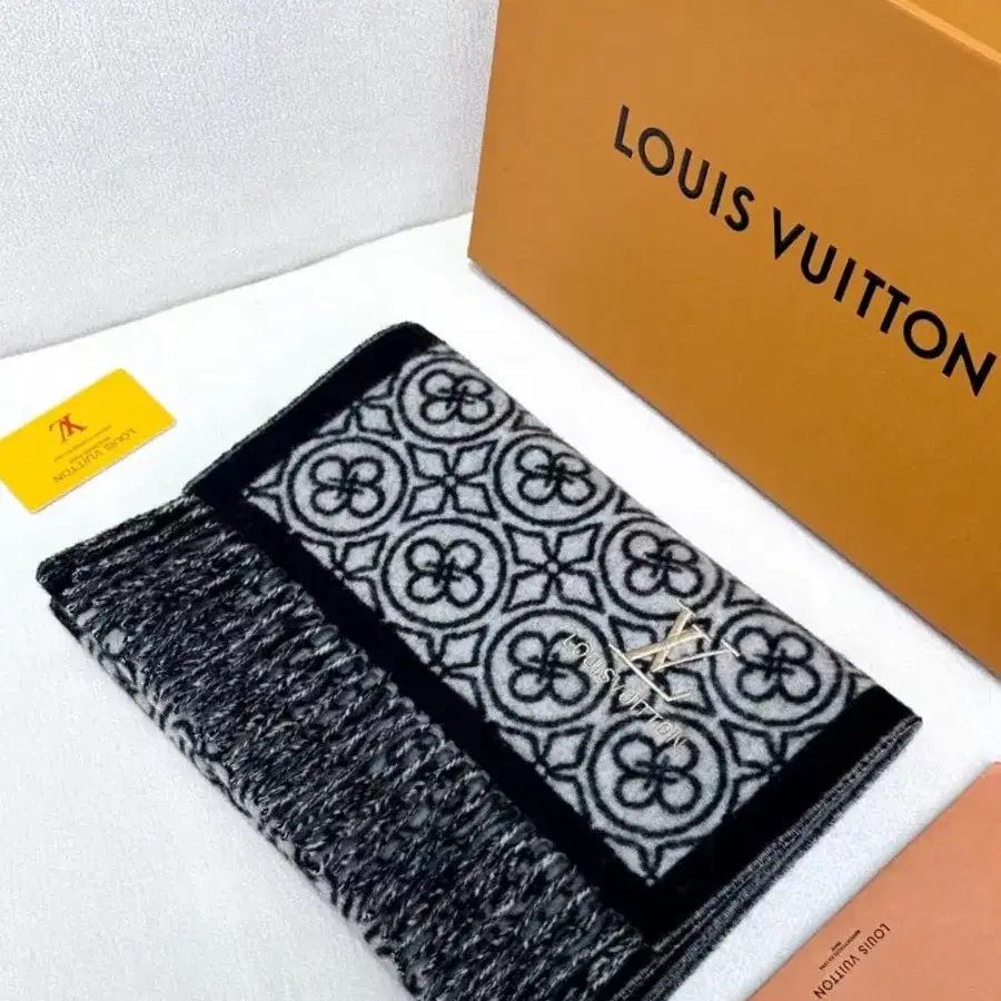 Louis Vuitton루이 뷔 통 스카프