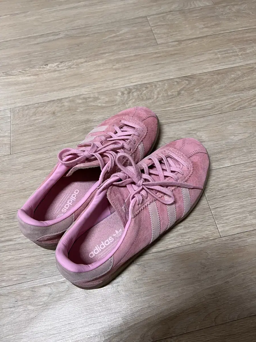 Adidas Bermuda Pink 235