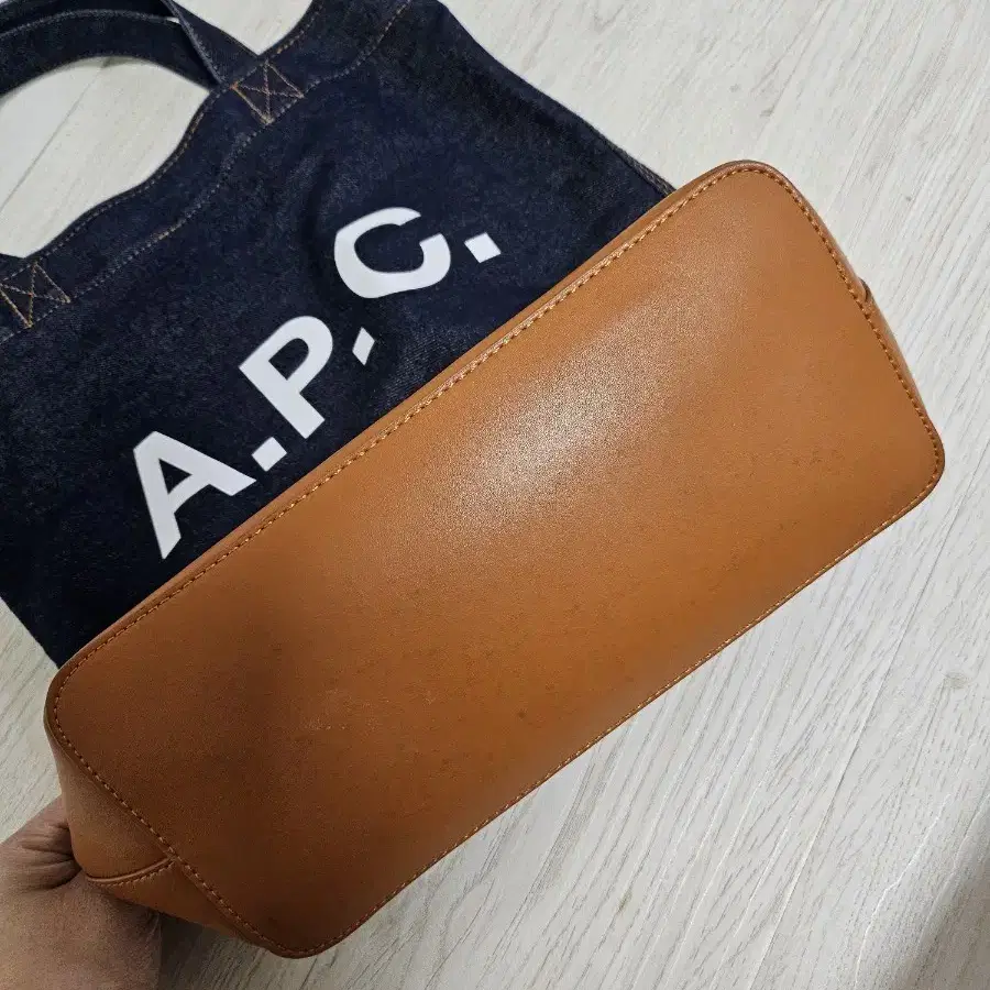 A.P.C apc 아페세 악셀 토트백 라지 사이즈 / 이너백드림