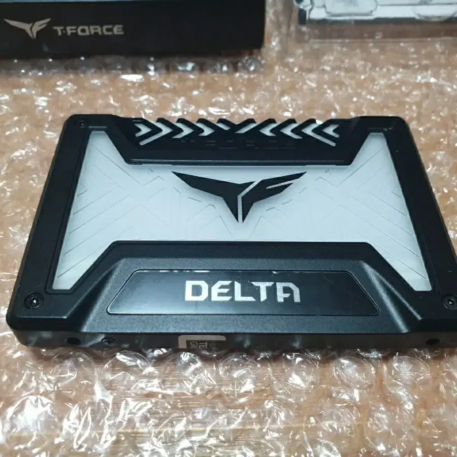 TeamGroup T-Force DELTA RGB/SSD (500GB)~