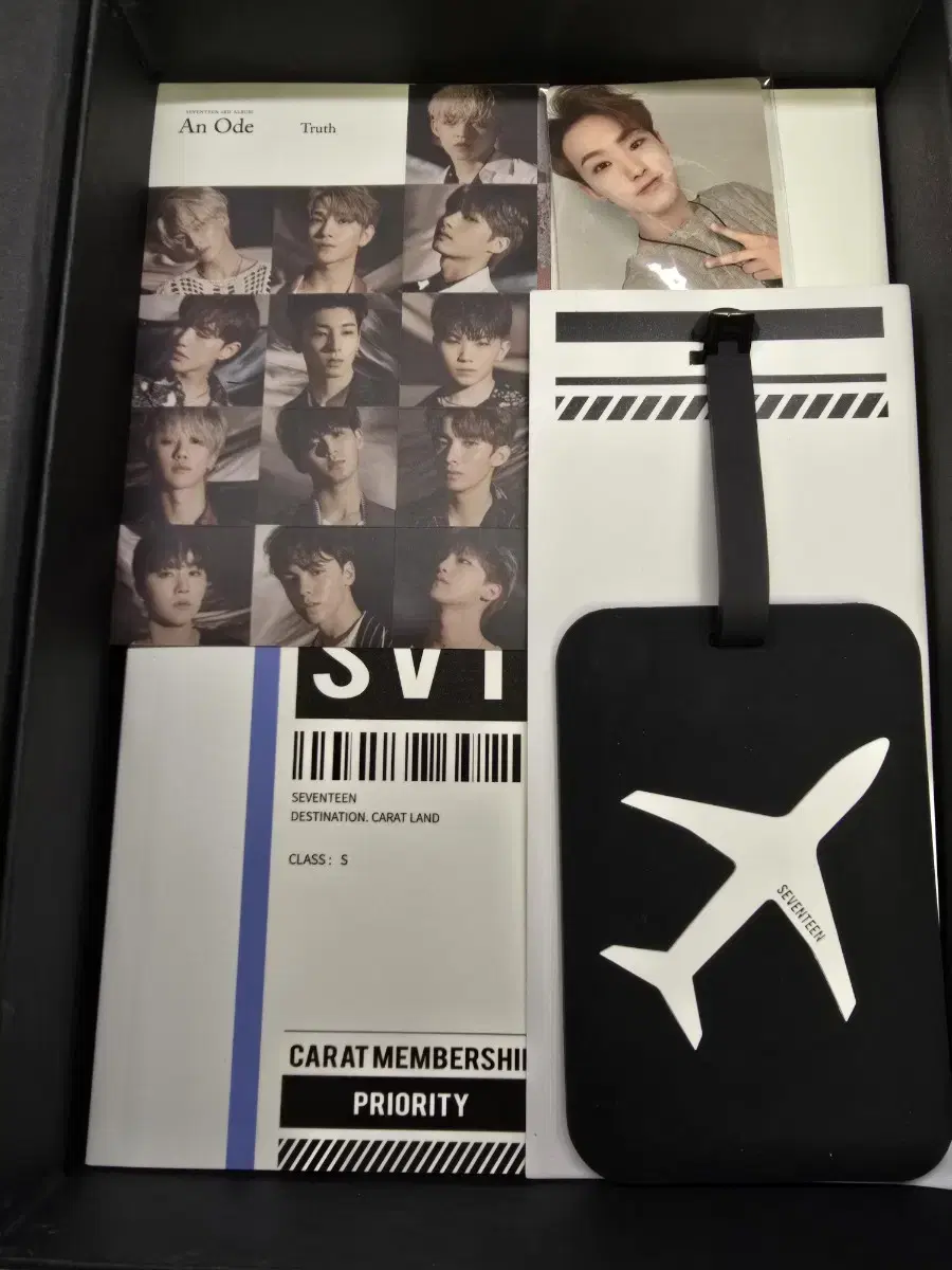 Seventeen Carat Membership kit carrier nametags, photobook sells.