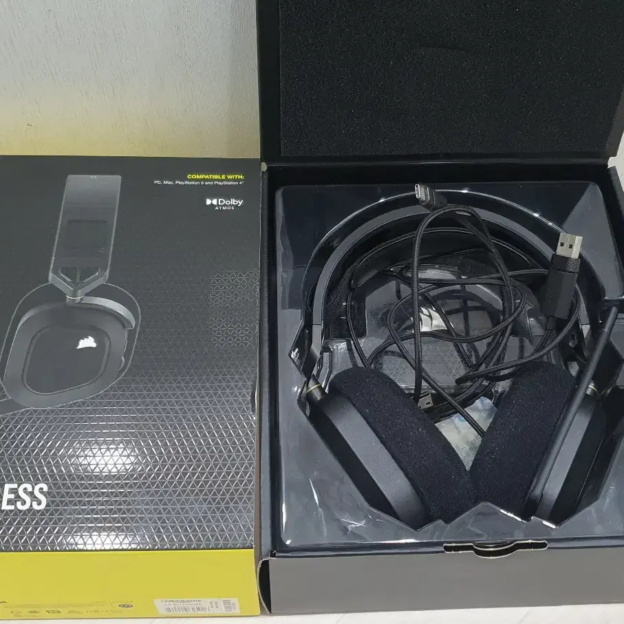 커세어 HS80 RGB WIRELESS