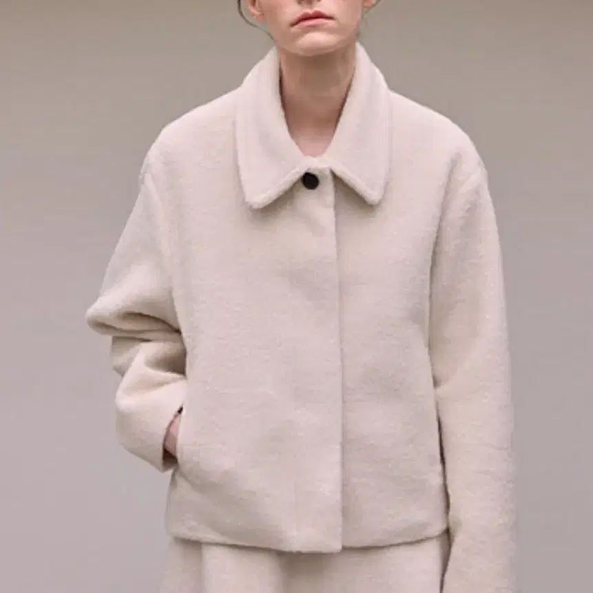 Ouro 아우로 peanut wool coat cream