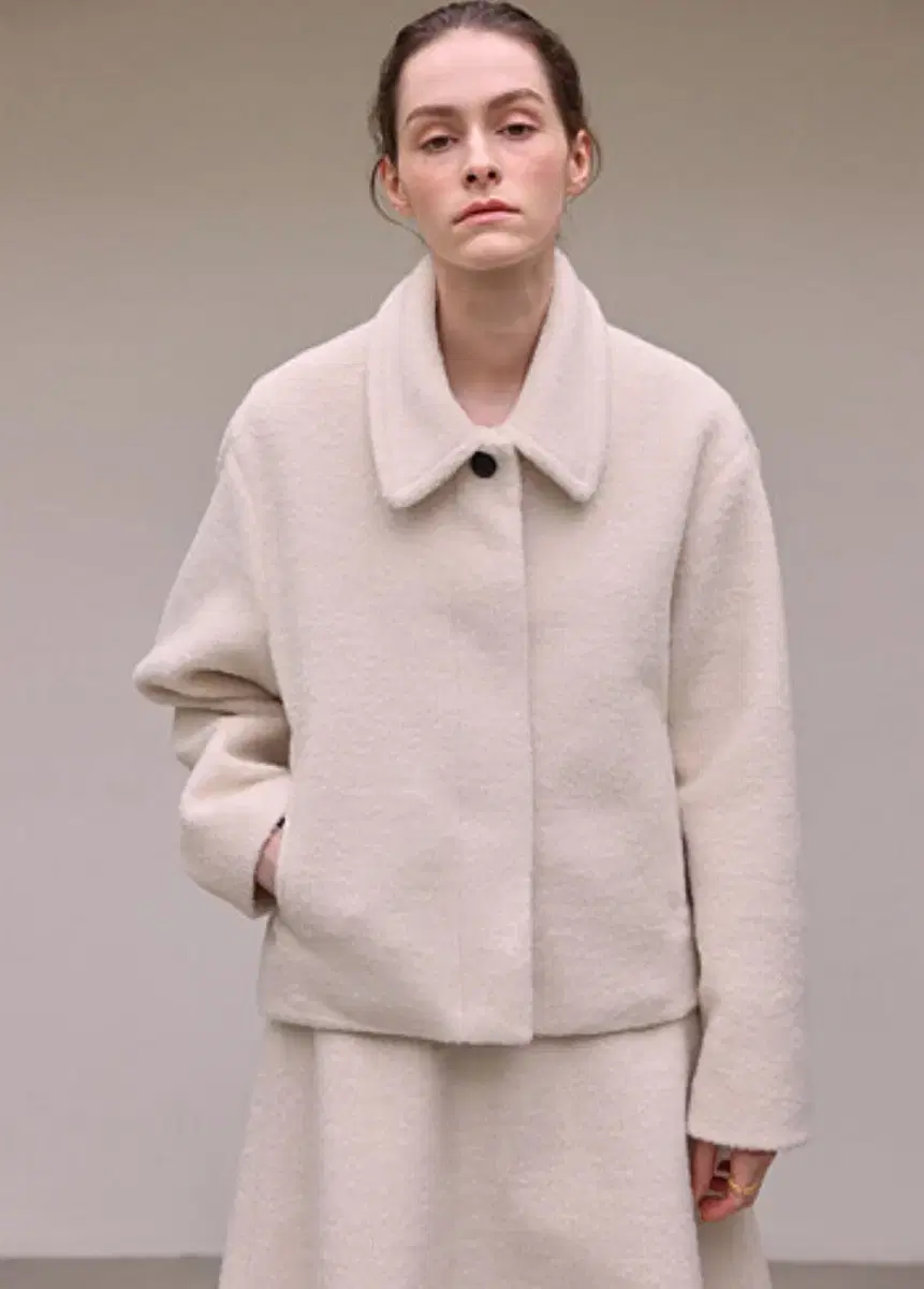 Ouro 아우로 peanut wool coat cream