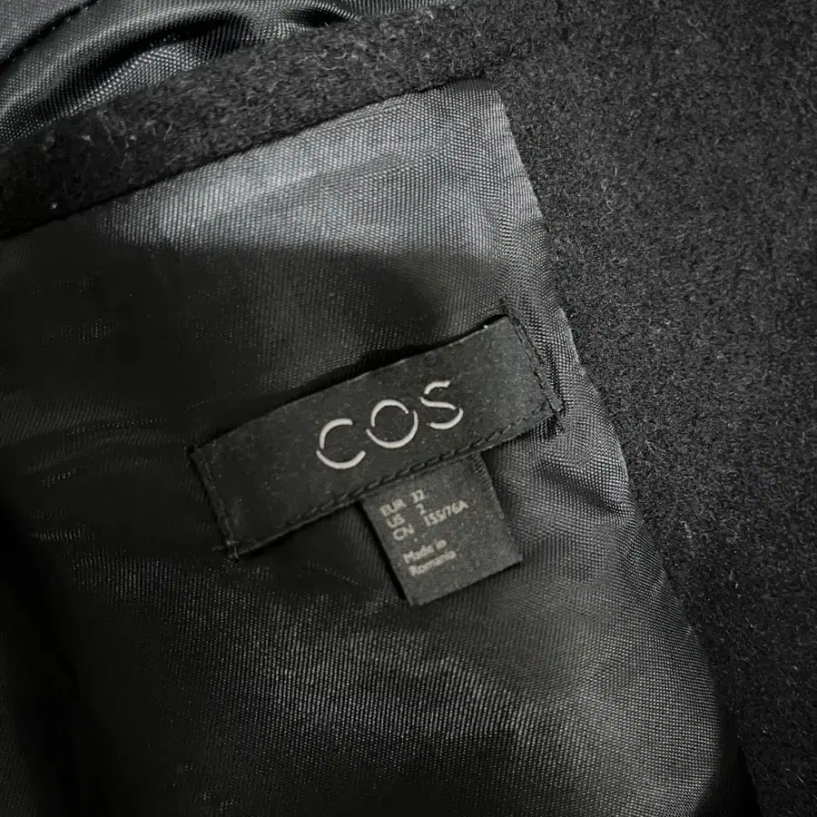 Cos 더블버튼 코트