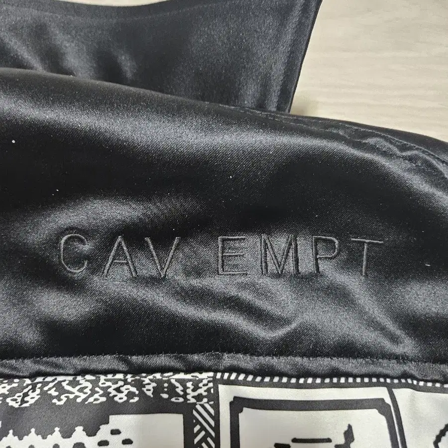 카브엠트 CAVEMPT MD SHELTER ZIP JACKET M 사이즈