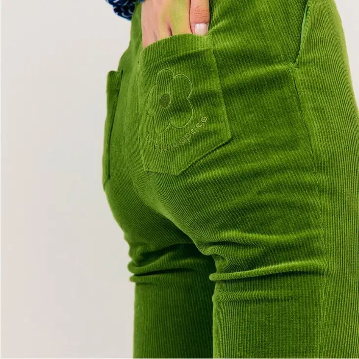 준준스페이스 Corduroy Boot-Cut Pants_Olive