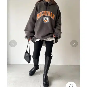 via j(비아제이) "MICHIGAN" 속기모 후드티 차콜