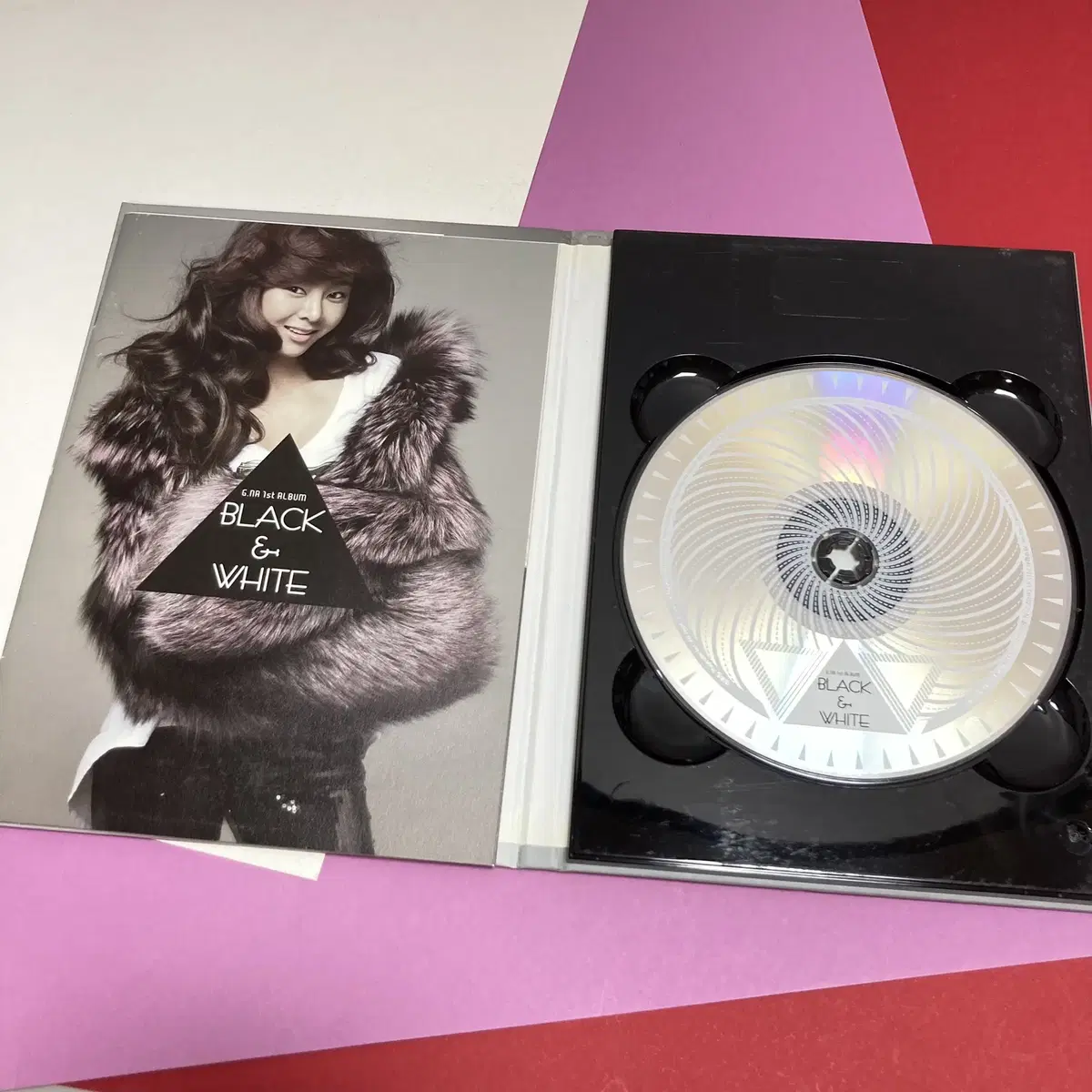 [중고음반/CD] 지나 G.NA 1집 Black & White