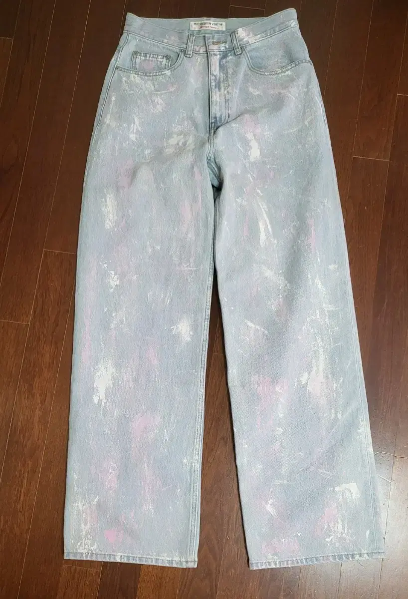 더뮤지엄비지터 HAND PAINTED DENIM PANTS (PINK)