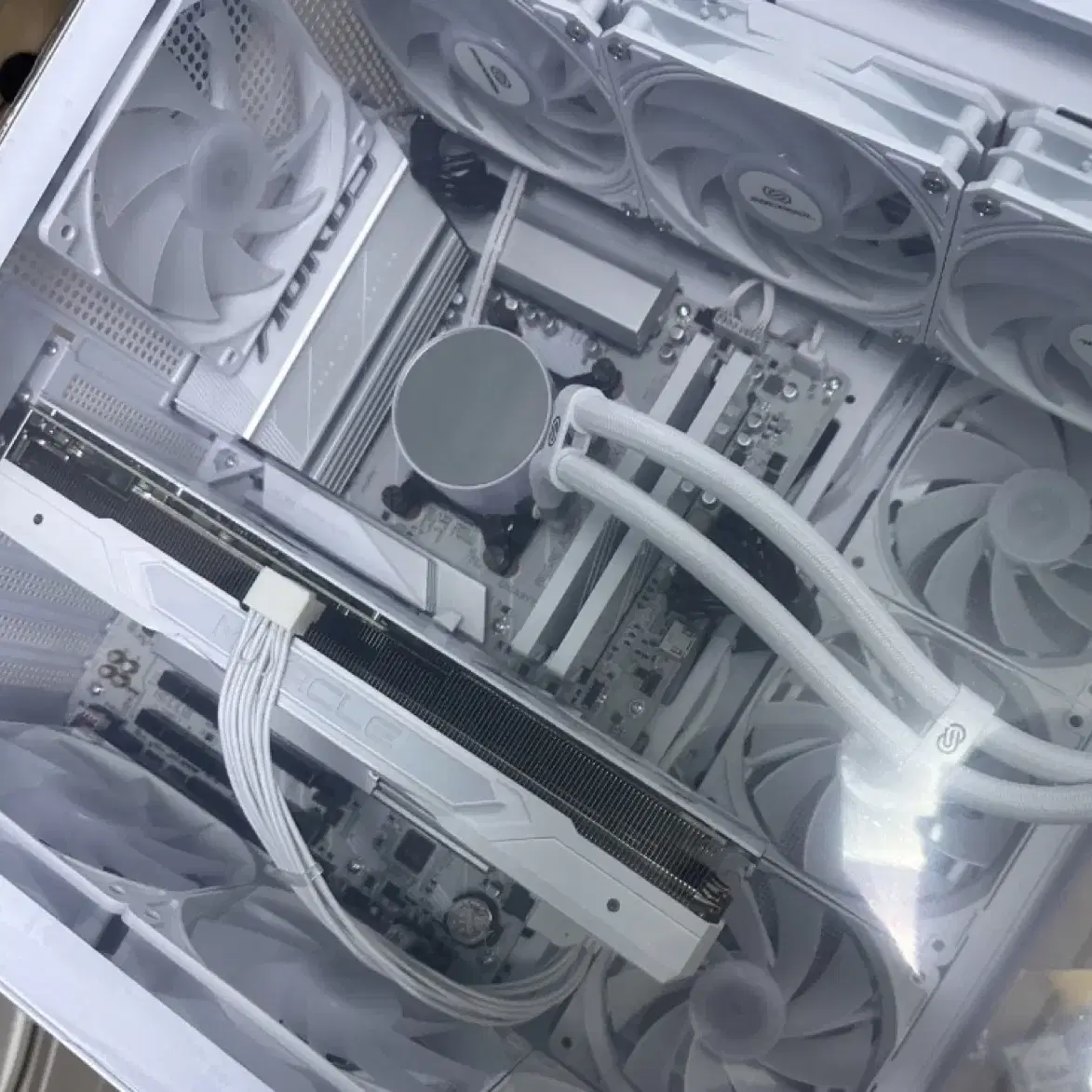 개인) 고사양컴퓨터 7950X / 4070Ti super / 64 급매