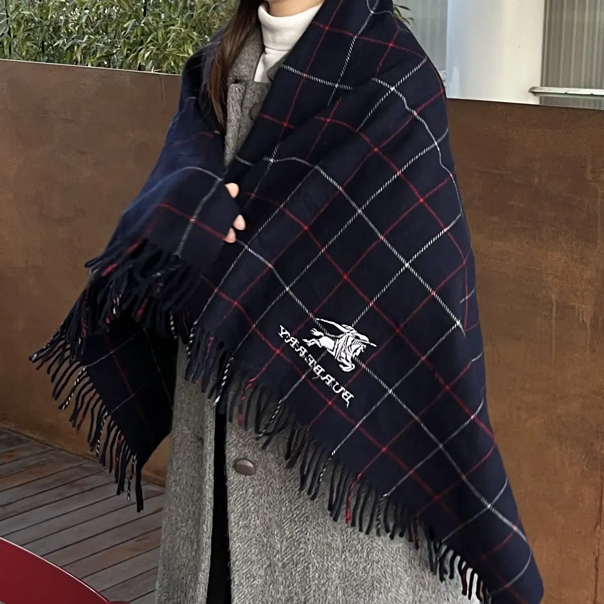 BURBERRY 90's wool 100% shawl ( 일본제 )