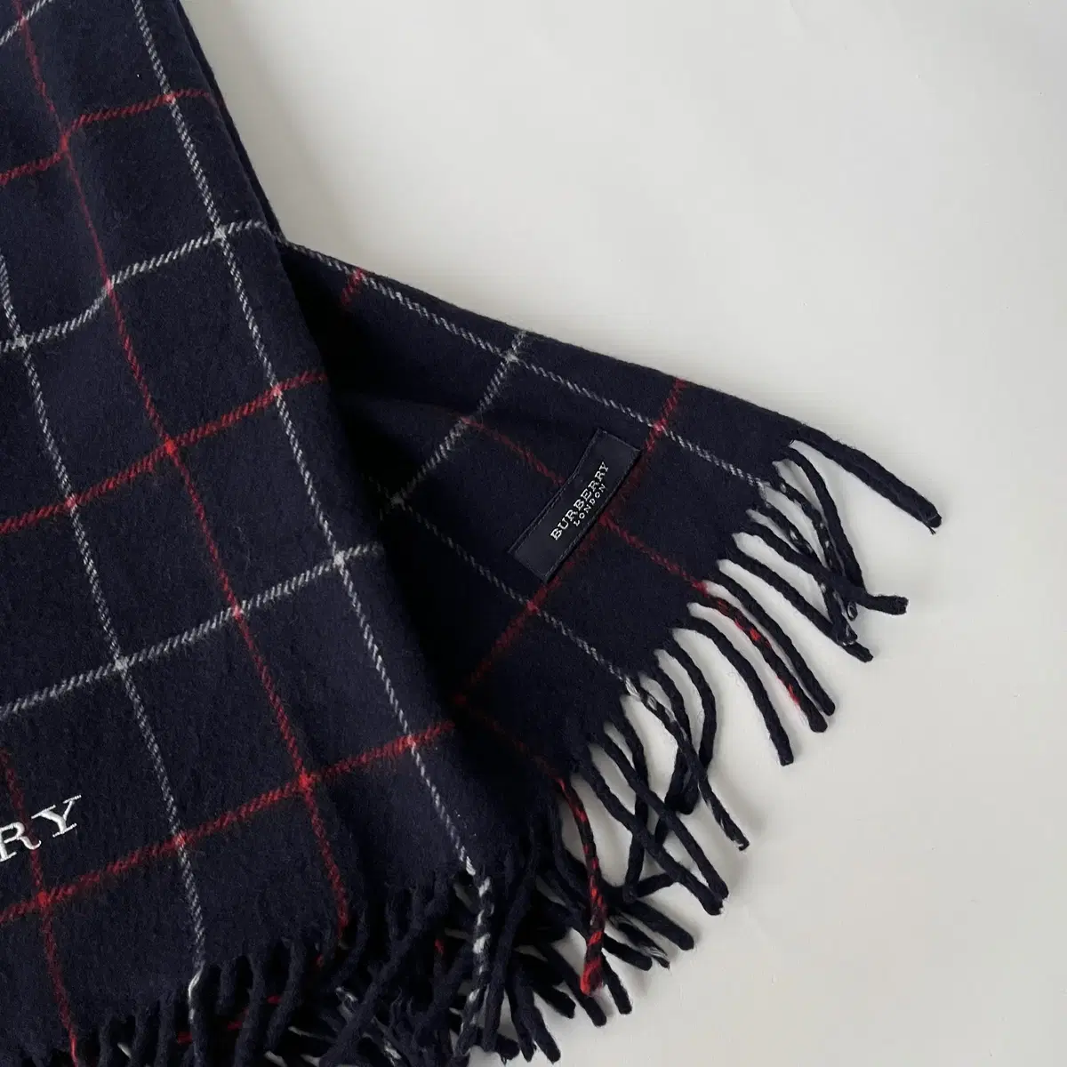 BURBERRY 90's wool 100% shawl ( 일본제 )