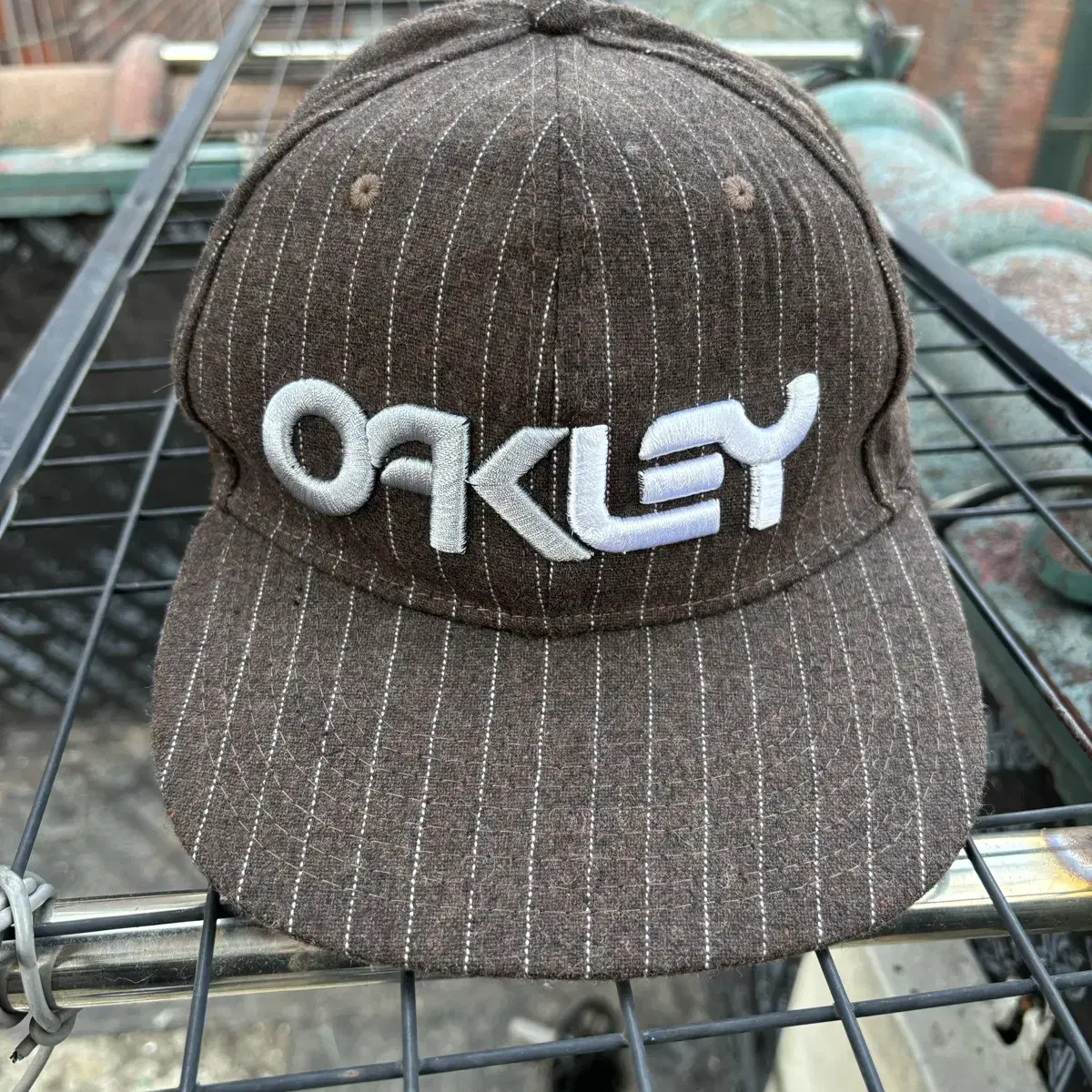 Oakley 오클리 브라운 스트라이프 볼캡