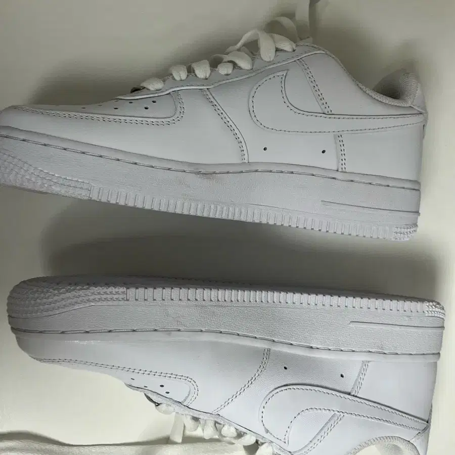 새상품/ Nike Air Force 나이키 에어포스 화이트