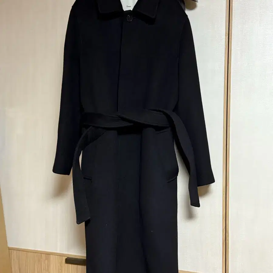 던스트 코트 UNISEX BELTED WOOL MAC COAT BLACK