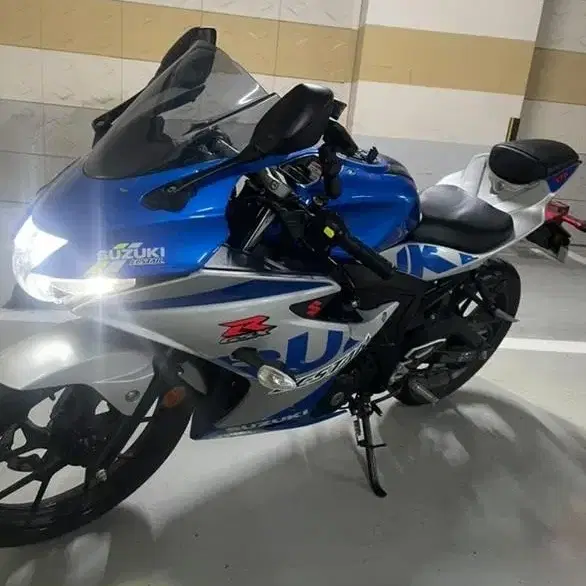 스즈키 gsxr125 스페셜카울21년식