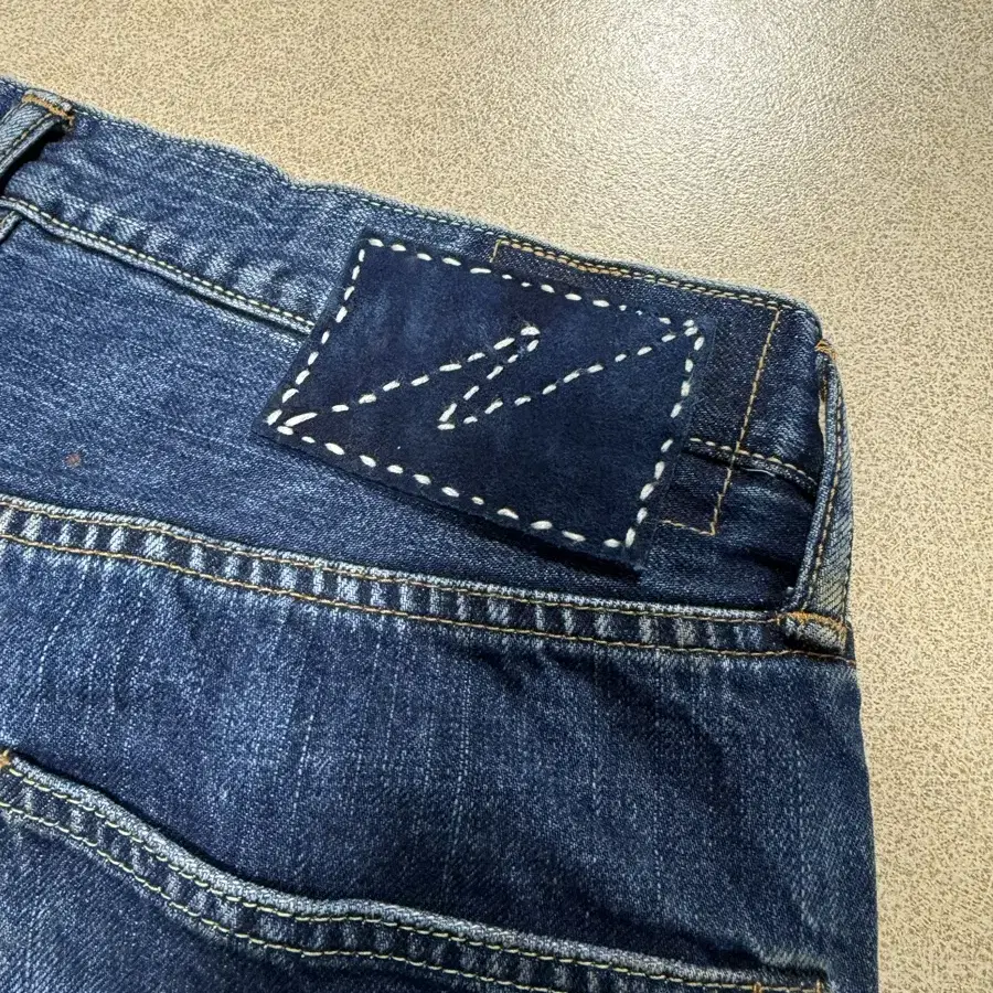 3)Visvim dry10 denim