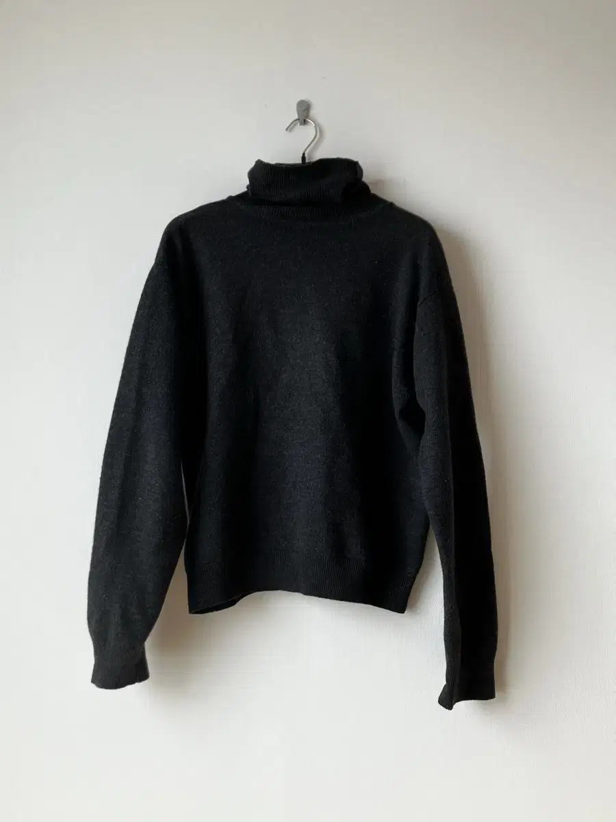 Anesbe Homme Turtleneck Wool Knit Sweater