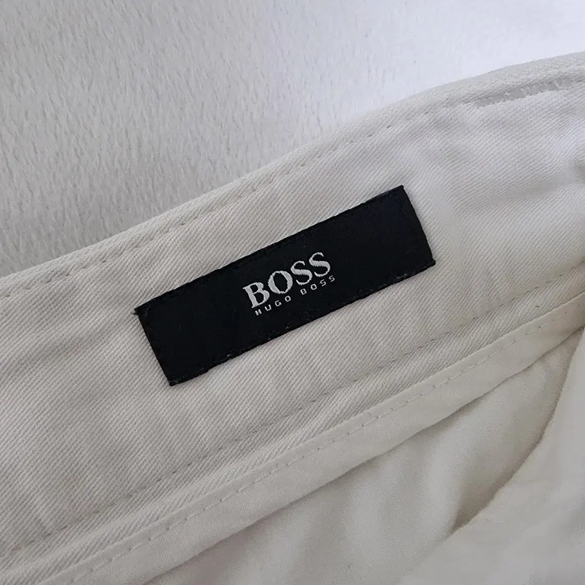 보스 BOSS 치노팬츠 아이보리 화이트