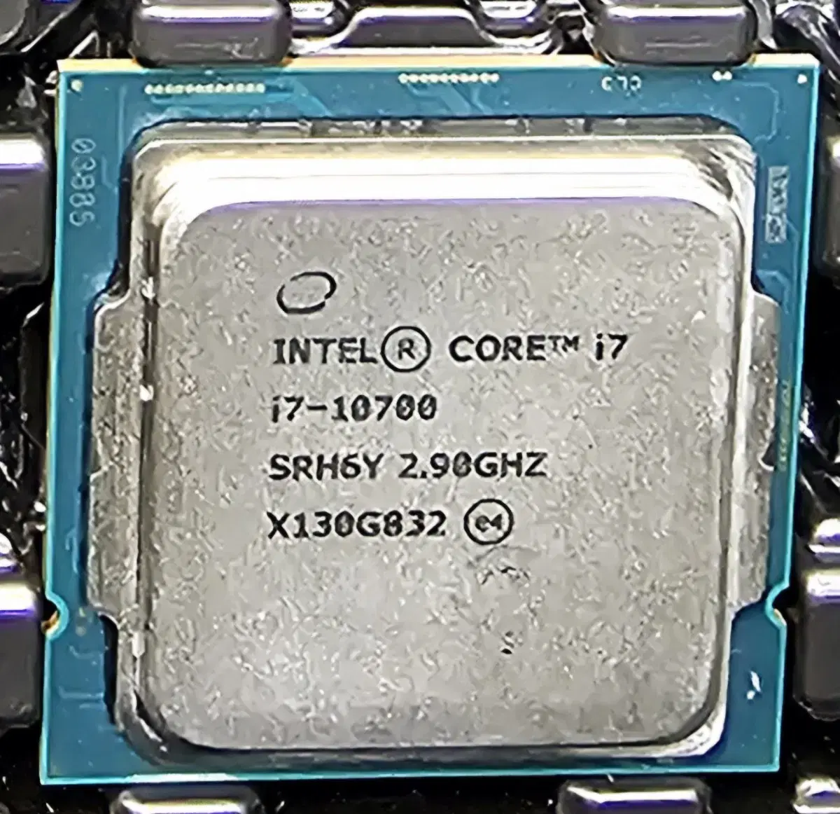 i7 10700