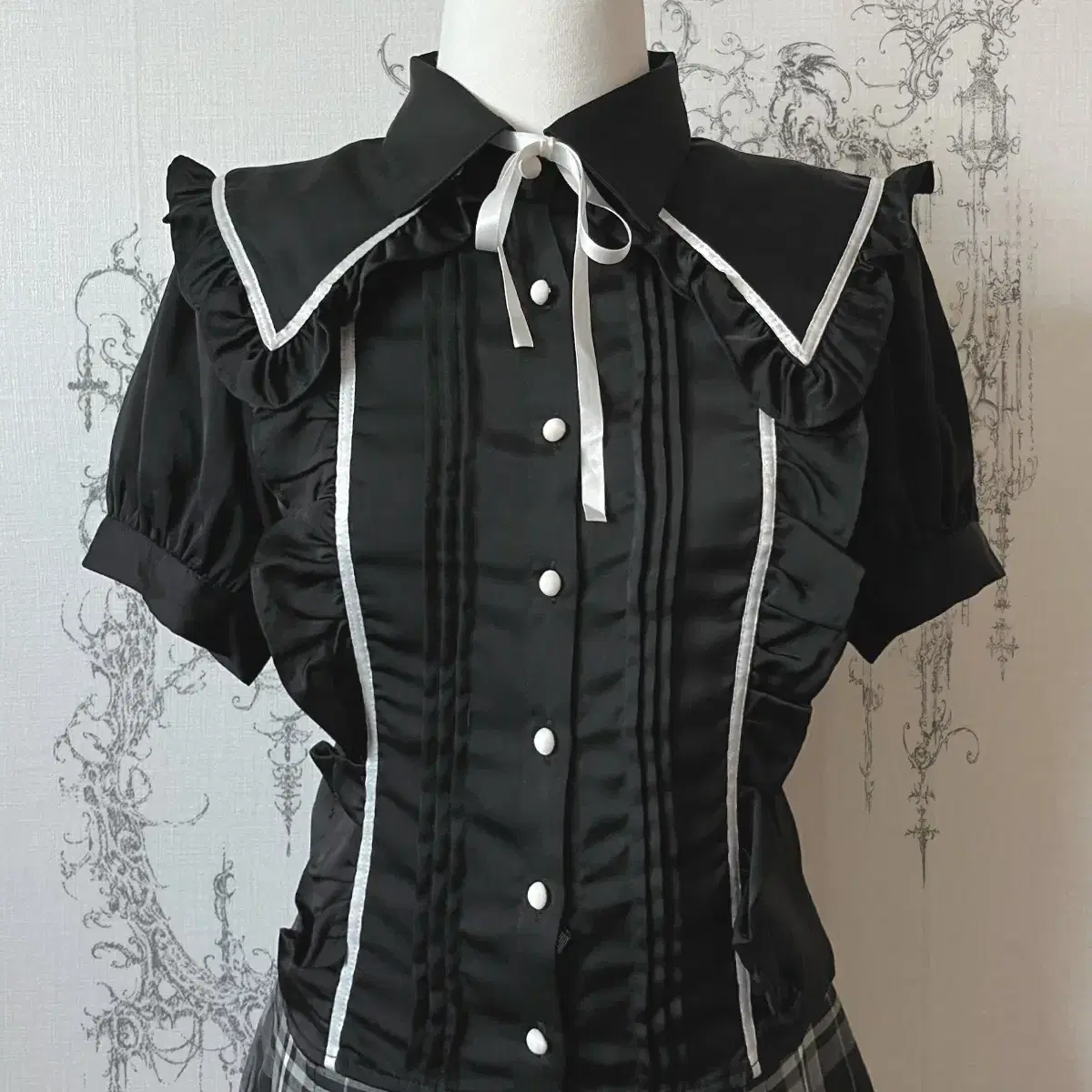 ( bubbles ) sailor collar frill blouse