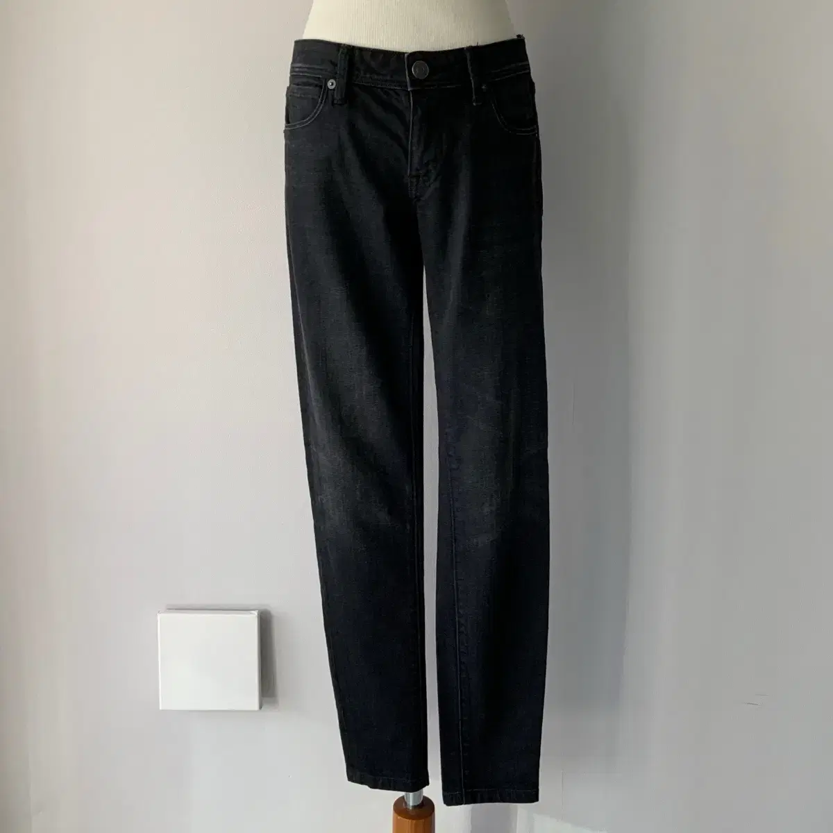 26 Burberry Brit Jean Pants