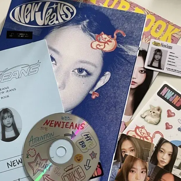 (예약중) 뉴진스 해린 블루북 cd& 뉴진스 하니 omg 디토 cd